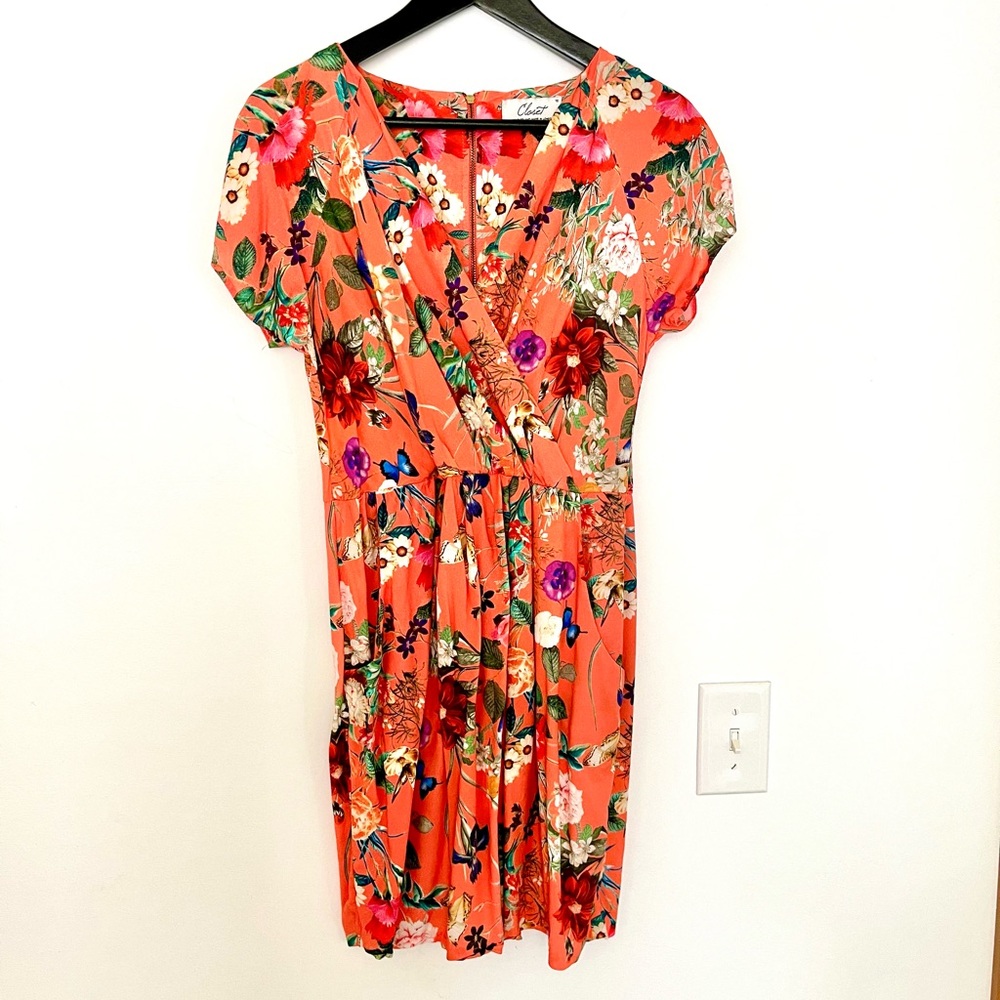 Gorgeous faux wrap floral dress from Closet, coral w/ flowers, Size 16 UK, 14 US